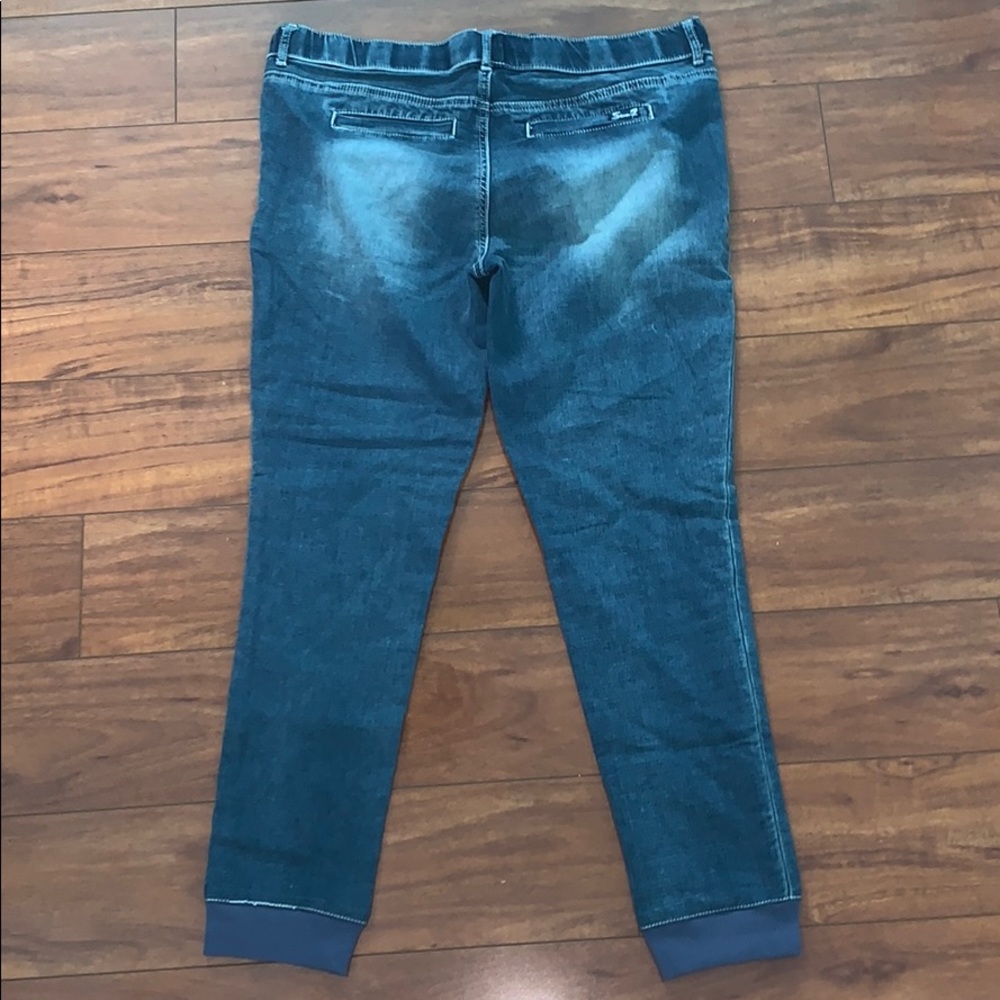 Seven7 Jeans - Picture 2 of 3